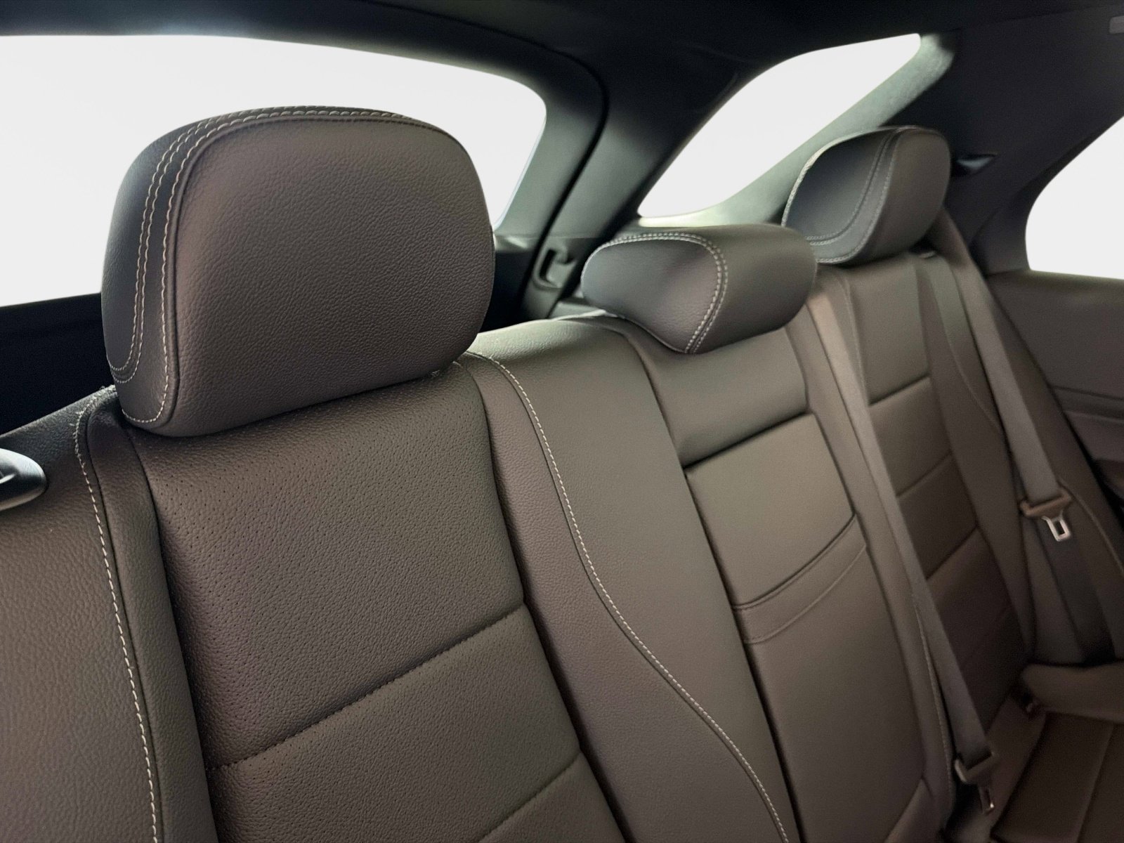 Used 2025 Mercedes-Benz GLE 450 4MATIC w/ Winter Package image 28