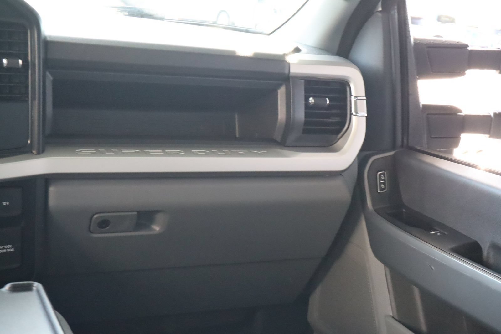 Used 2024 Ford F250 XL w/ STX Appearance Package AWD/4WD image 31