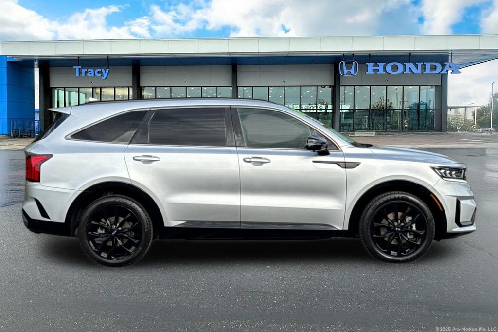 Used 2021 Kia Sorento SX FWD image 4
