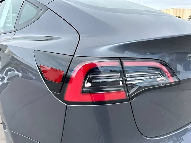 Used 2023 Tesla Model 3 Standard Range RWD image 17