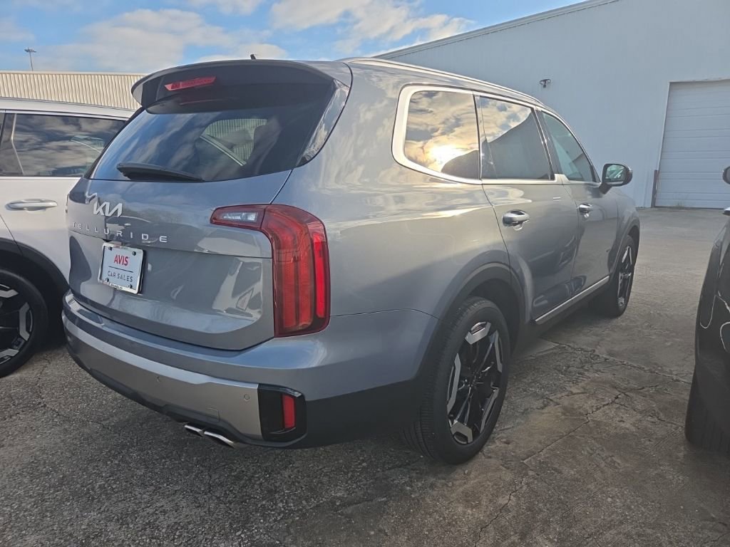 Used 2025 Kia Telluride S image 10