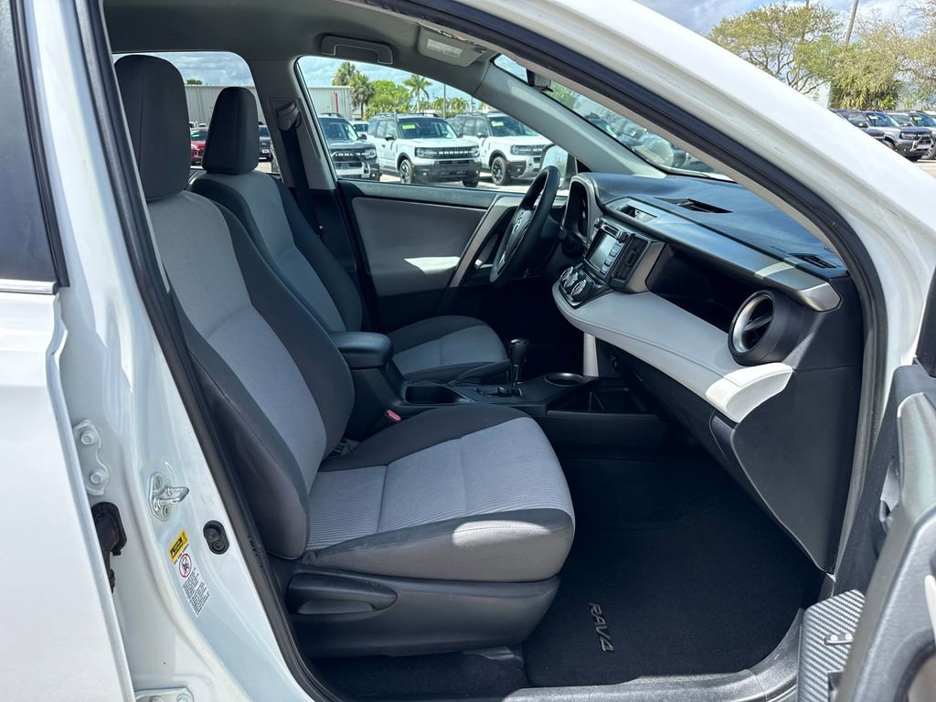 Used 2014 Toyota RAV4 LE image 20