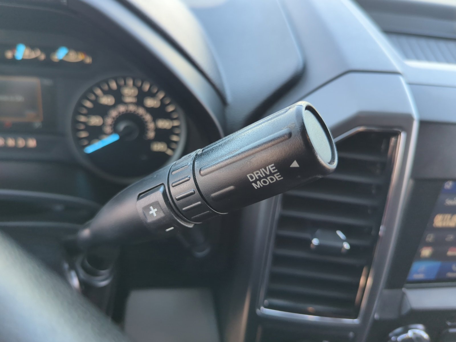 Used 2020 Ford F150 XLT w/ Equipment Group 302A Luxury image 15