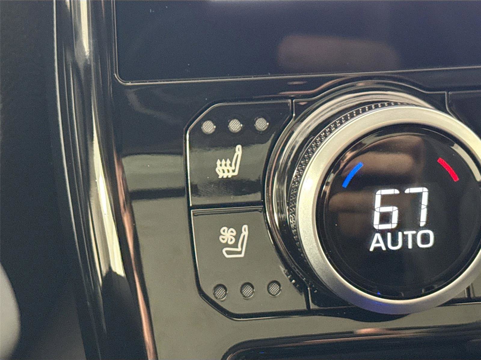 Certified 2025 Toyota Highlander Platinum image 8