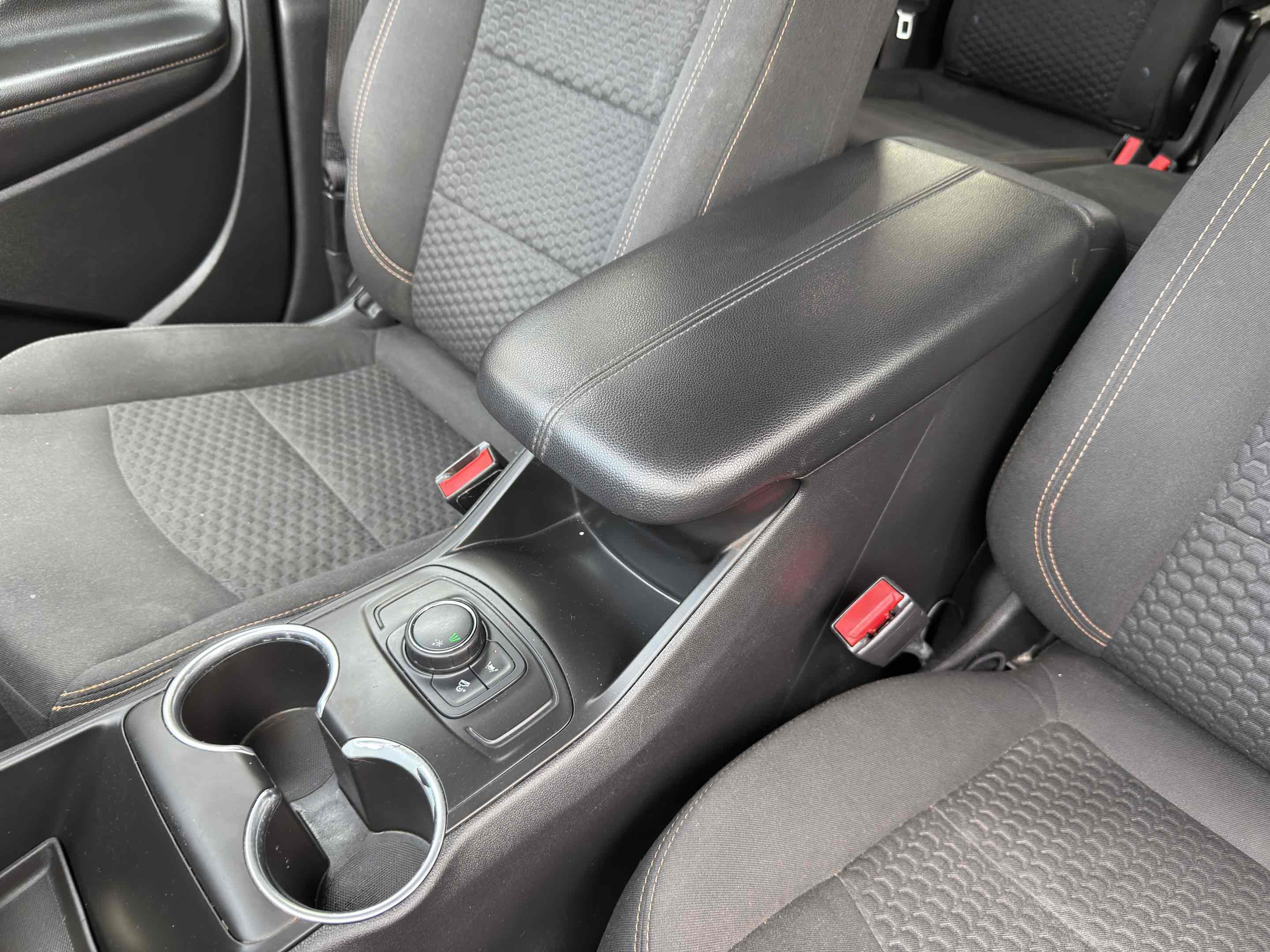 Used 2020 GMC Terrain SLE w/ Elevation Edition image 34