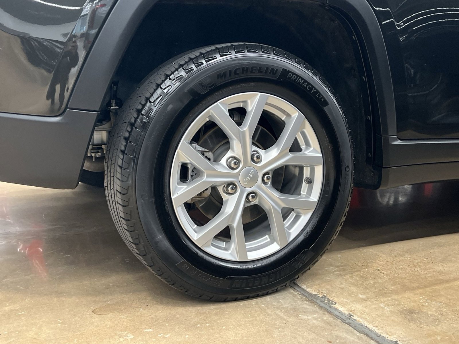 Used 2024 Jeep Grand Cherokee Limited w/ Luxury Tech Group II image 10