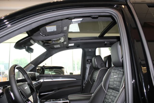 New 2026 Cadillac Escalade V AWD/4WD image 5