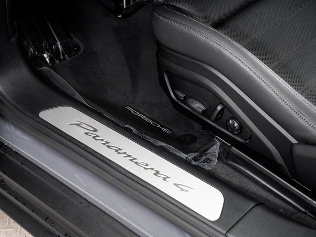 Certified 2025 Porsche Panamera 4 AWD/4WD image 12