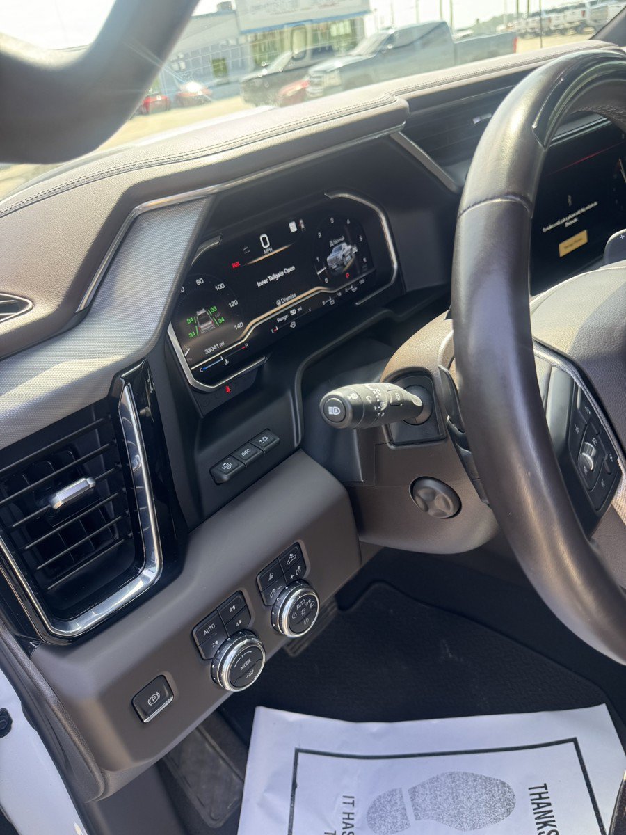 Used 2023 GMC Sierra 1500 Denali w/ Technology Package AWD/4WD image 13