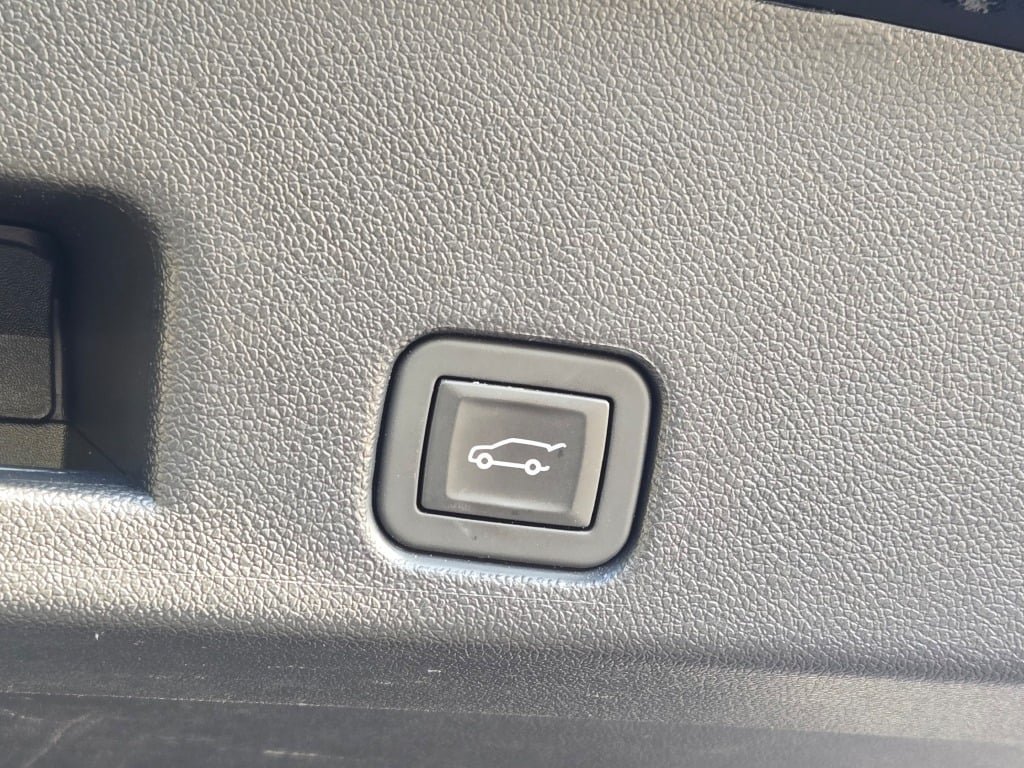 Used 2026 Chevrolet Traverse RS AWD/4WD image 15