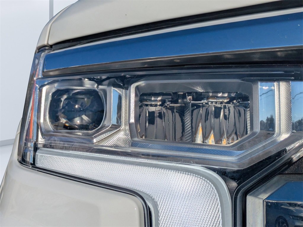 Used 2023 Chevrolet Silverado 1500 LT image 9