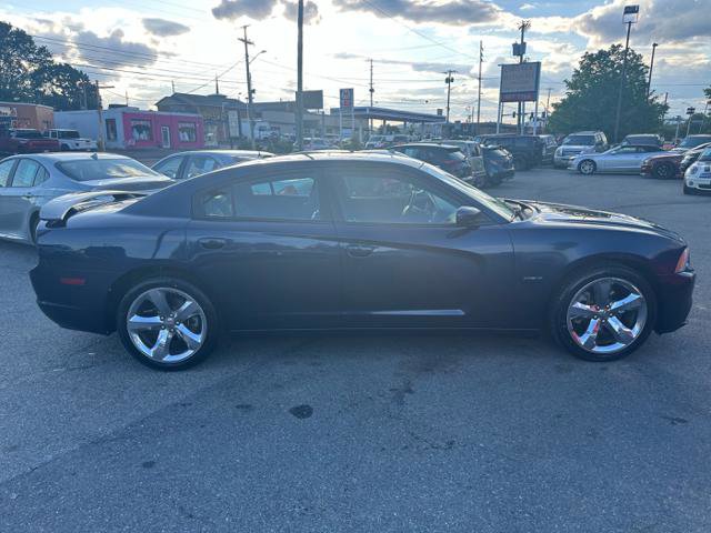Used 2013 Dodge Charger R/T RWD image 4