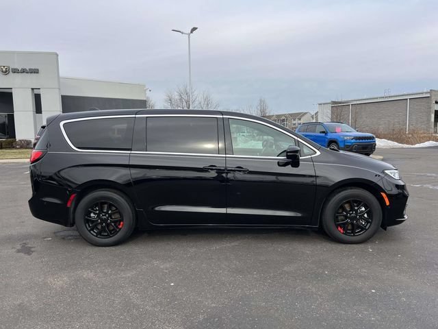New 2025 Chrysler Pacifica Select FWD image 10