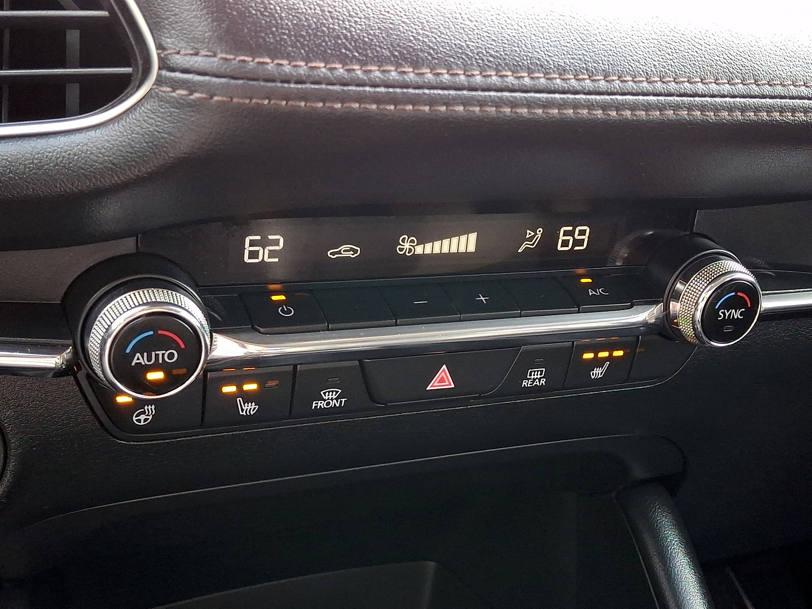 Certified 2023 MAZDA MAZDA3 2.5 Turbo Sedan w/Premium Plus AWD/4WD image 18
