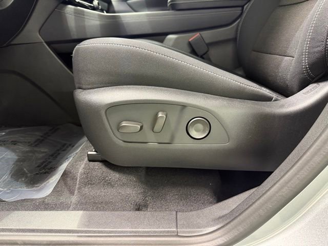 New 2026 Chevrolet Traverse LT image 14