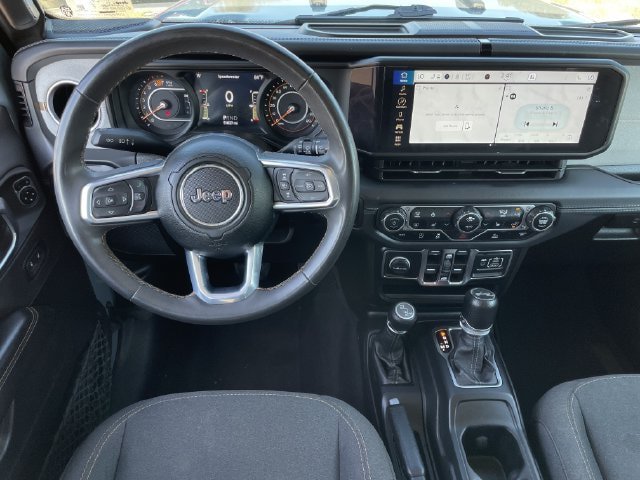 Used 2024 Jeep Wrangler Unlimited Sahara AWD/4WD image 10