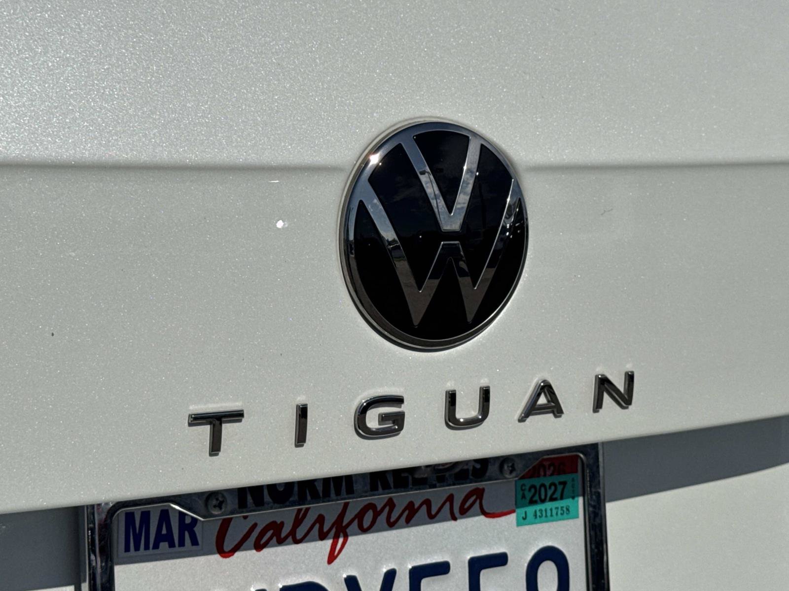 Certified 2024 Volkswagen Tiguan SE R-Line FWD image 29