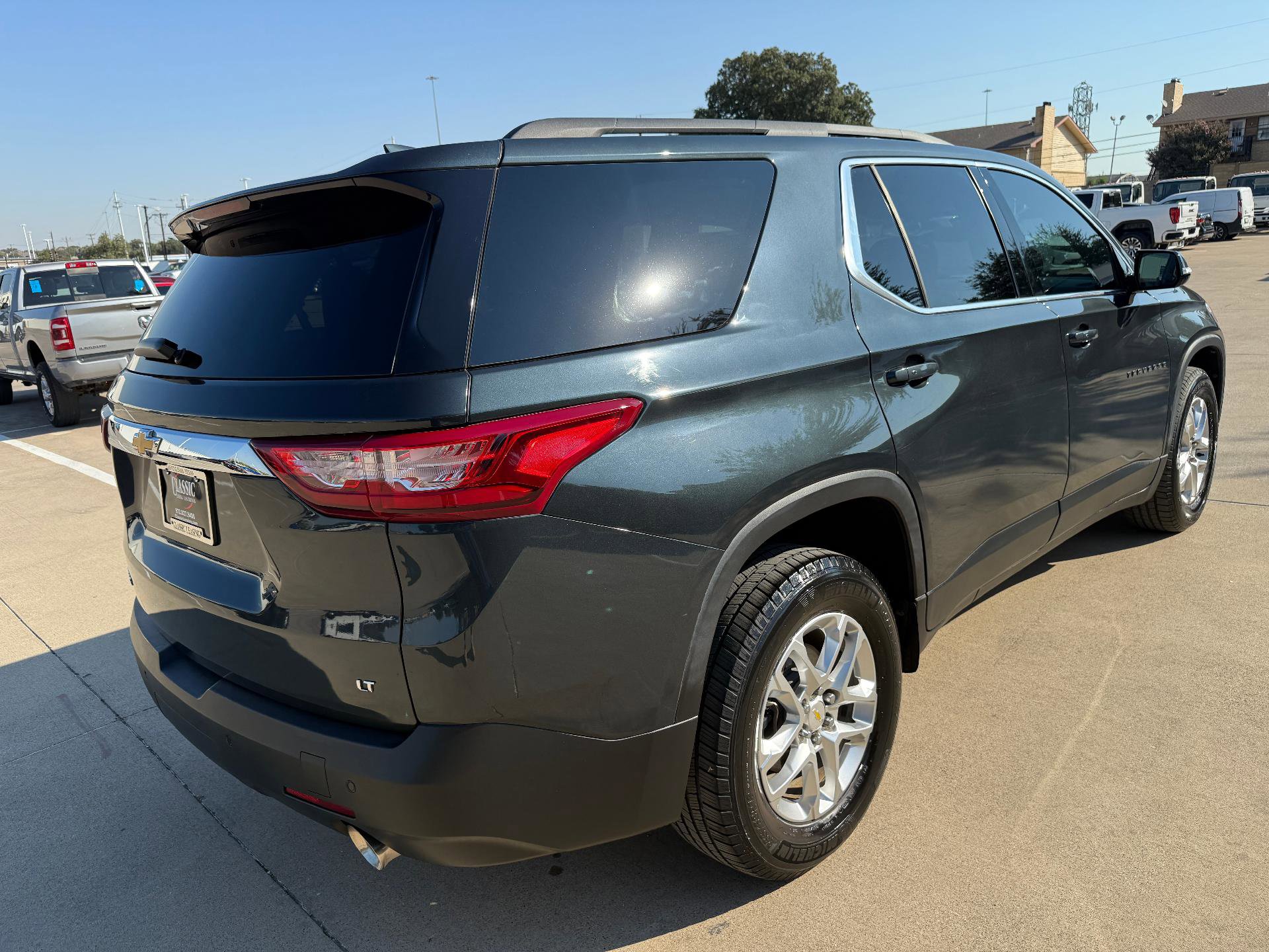 Used 2020 Chevrolet Traverse LT image 6