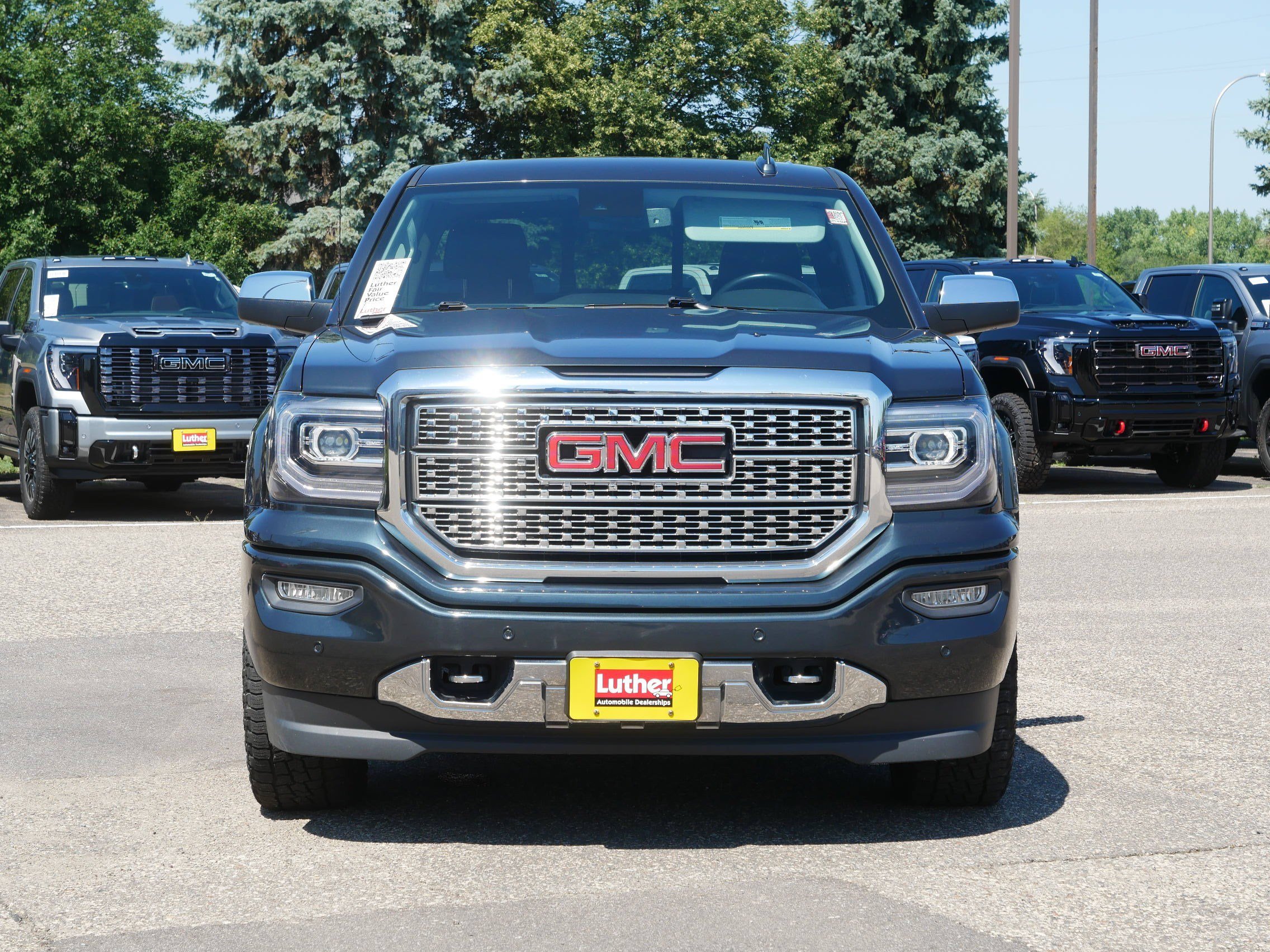 Used 2018 GMC Sierra 1500 Denali w/ Denali Ultimate Package AWD/4WD image 2