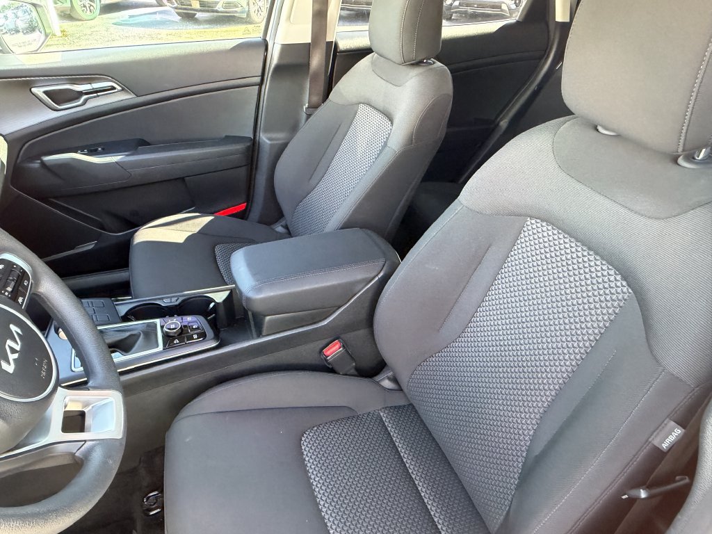 Certified 2025 Kia Sportage LX FWD image 18