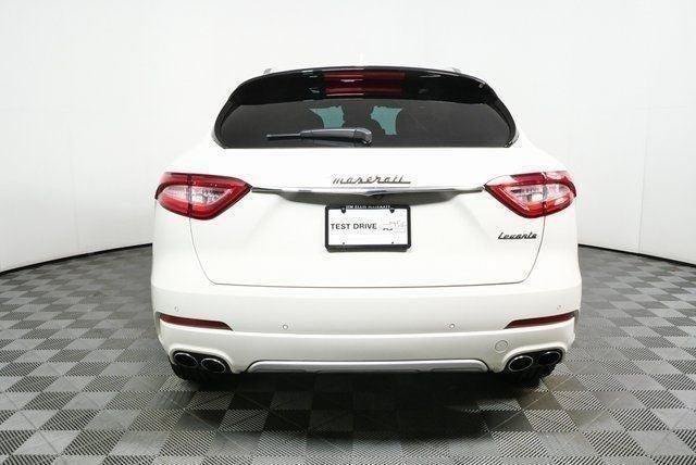 Used 2017 Maserati Levante w/ Luxury Package AWD/4WD image 27