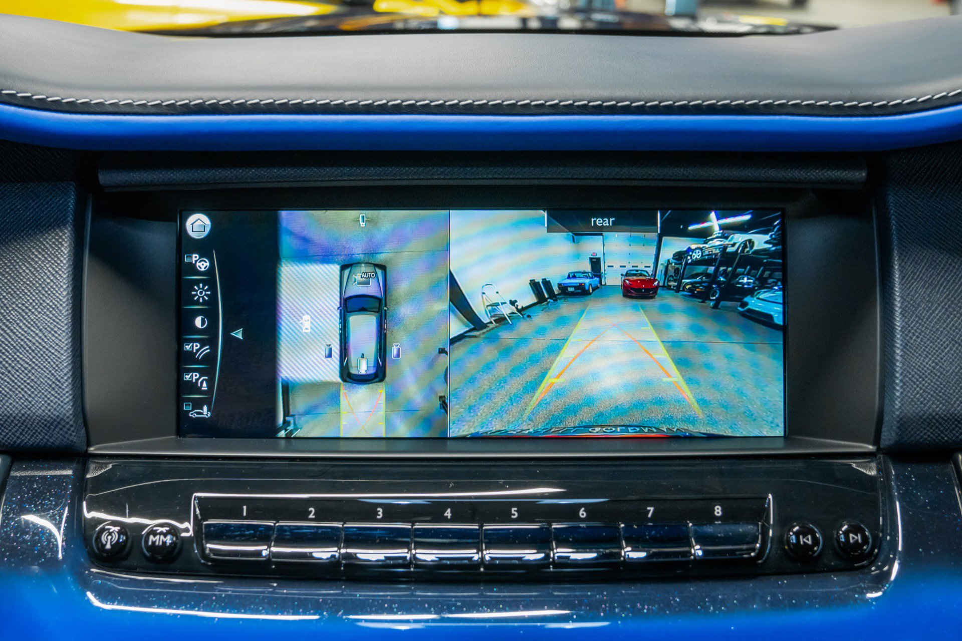 Used 2024 Rolls-Royce Cullinan Black Badge image 44