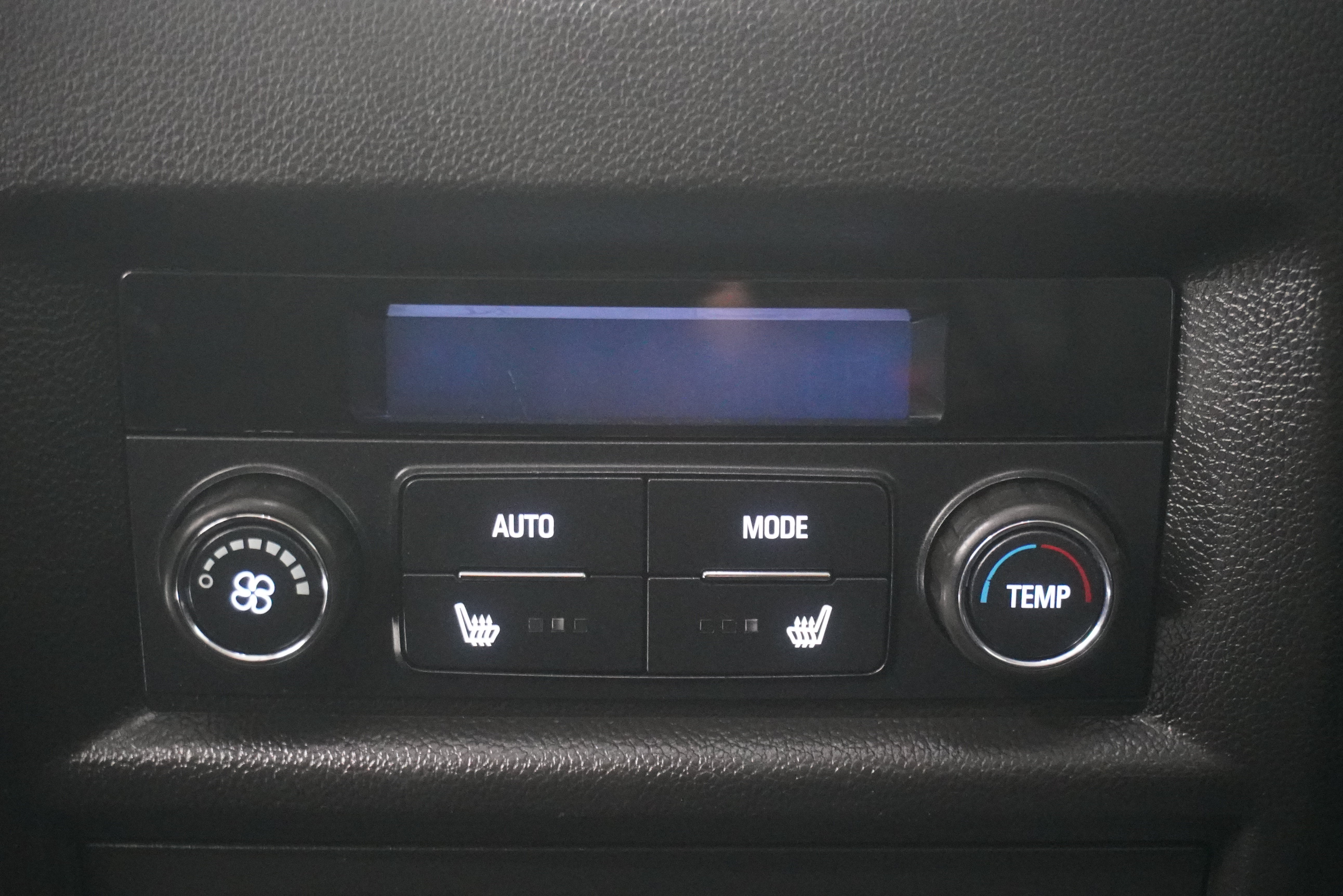 Used 2021 Chevrolet Traverse Premier w/ Redline Edition FWD image 14