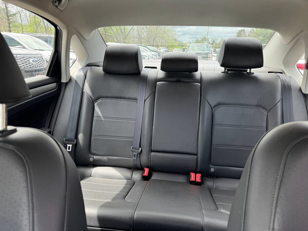 Used 2014 Volkswagen Passat 2.5 SE FWD image 16