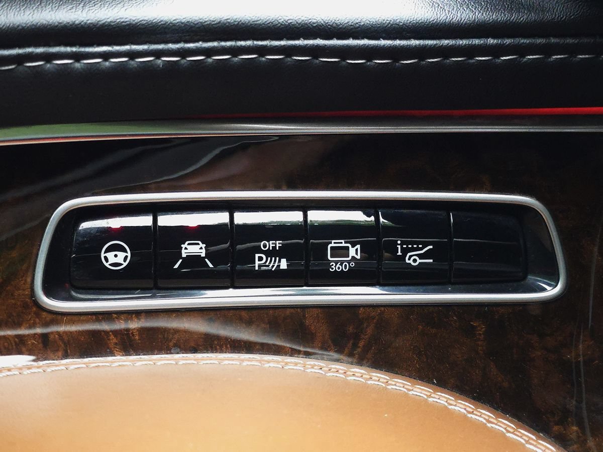 Used 2017 Mercedes-Benz S 550 Cabriolet image 36