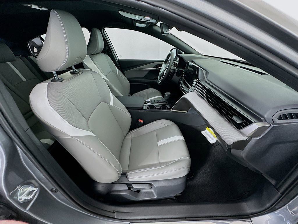 Certified 2025 Toyota Camry SE w/ Convenience Package image 28