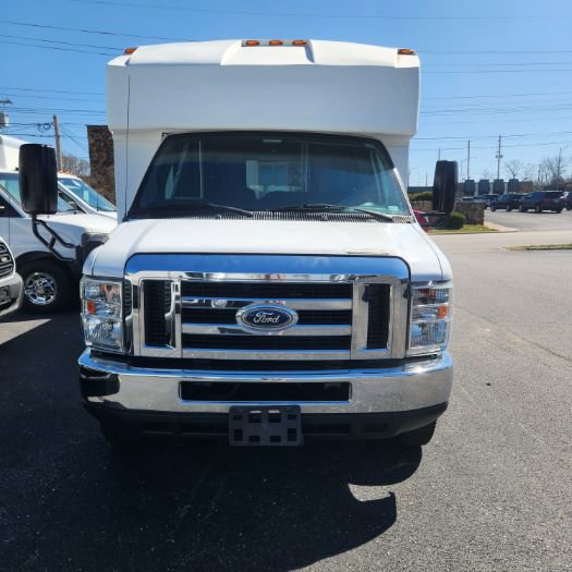 Used 2016 Ford E-350 and Econoline 350 Super Duty RWD image 15