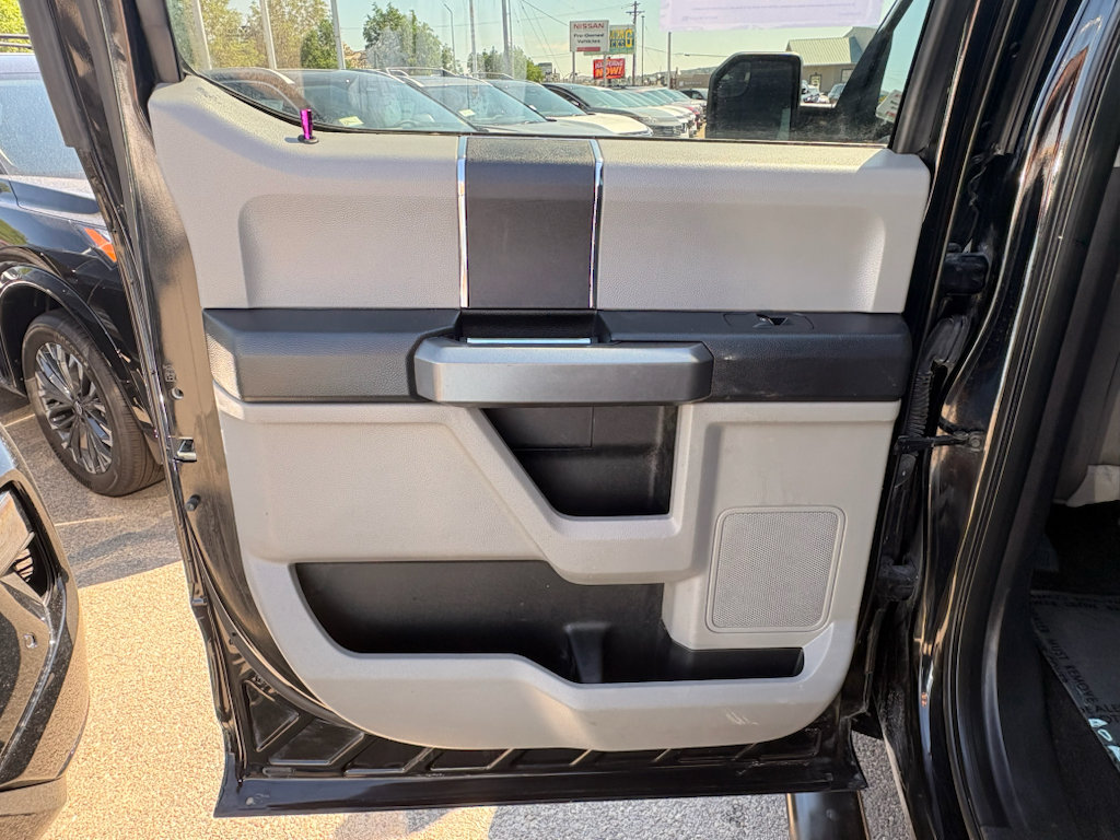 Used 2018 Ford F150 XLT AWD/4WD image 11