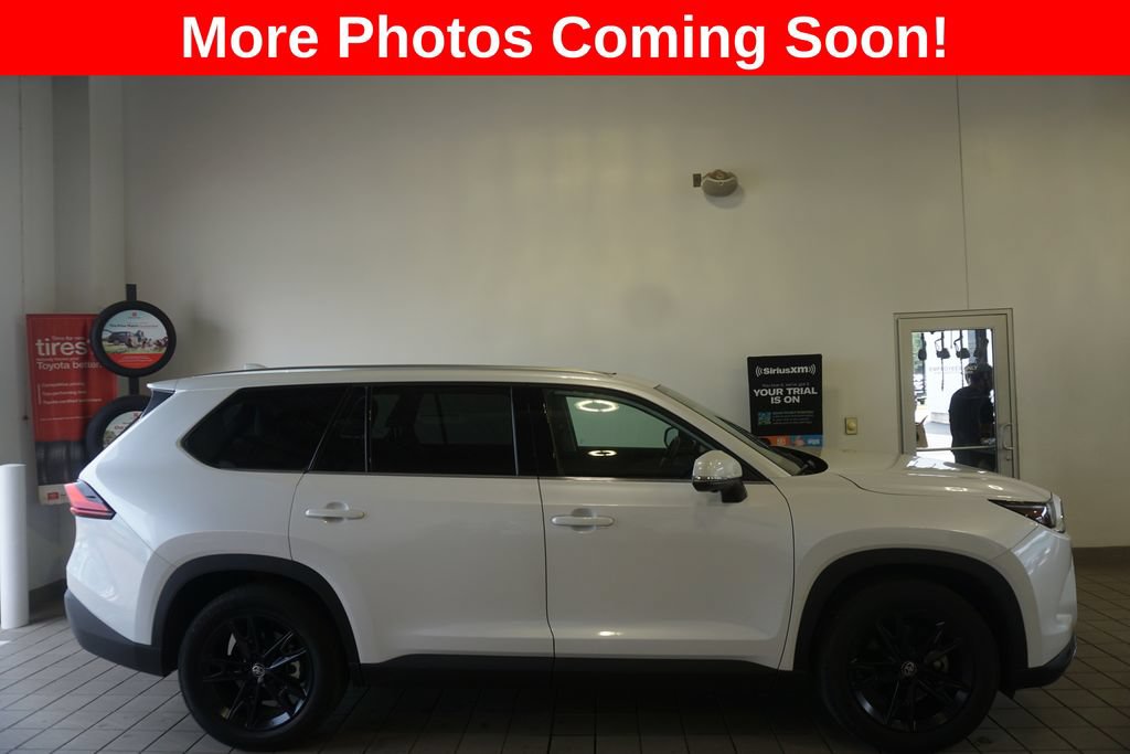 Used 2024 Toyota Grand Highlander AWD image 2