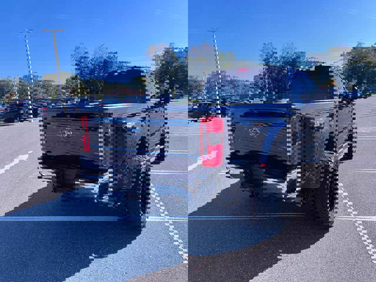 Used 2023 Ford F350 Lariat image 3