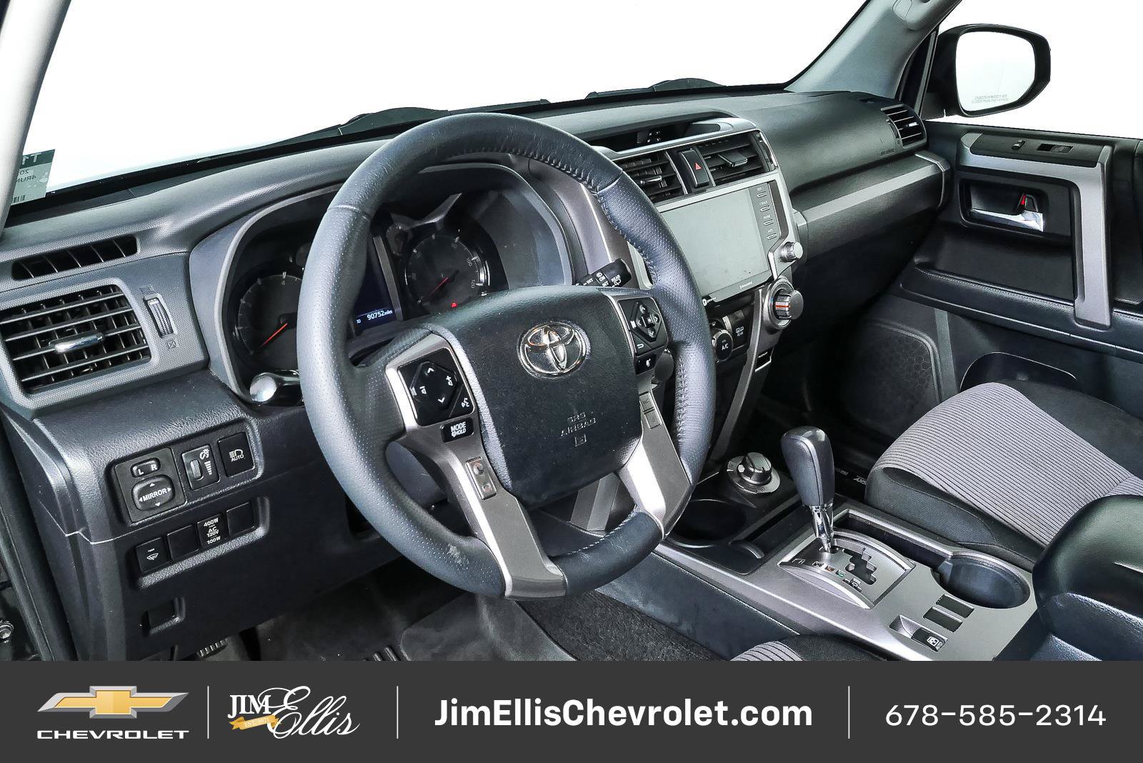 Used 2021 Toyota 4Runner SR5 AWD/4WD image 4