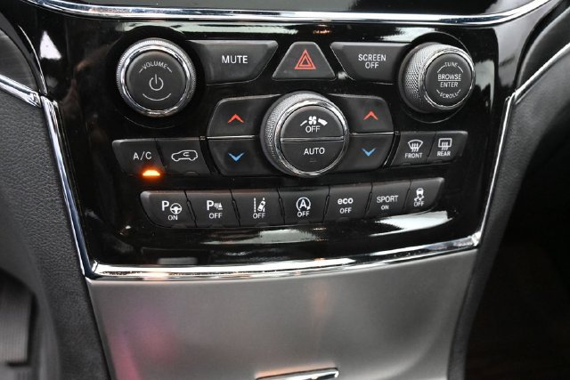 Used 2021 Jeep Grand Cherokee Limited w/ Luxury Group II AWD/4WD image 11