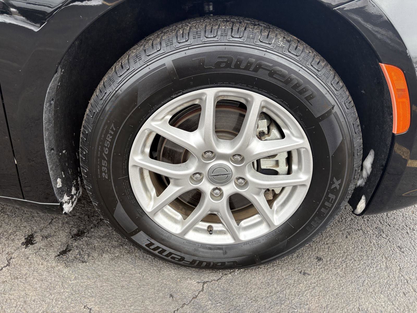 Used 2024 Chrysler Pacifica Touring-L image 26