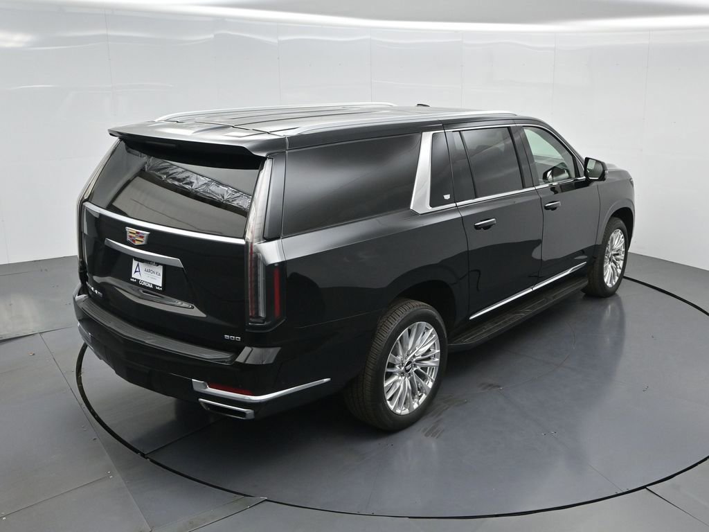 Used 2025 Cadillac Escalade ESV Premium Luxury image 32