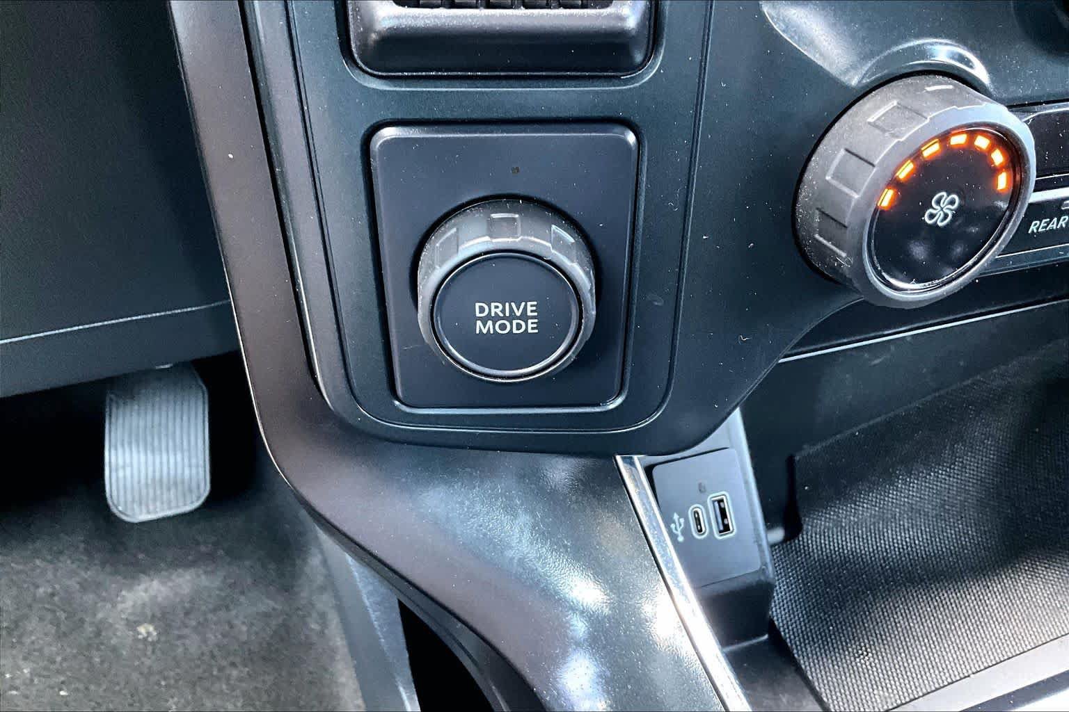 Certified 2025 Ford F150 STX RWD image 32