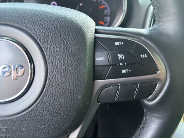 Used 2018 Jeep Grand Cherokee Altitude image 12