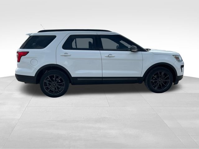 Used 2018 Ford Explorer XLT w/ Equipment Group 202A image 6