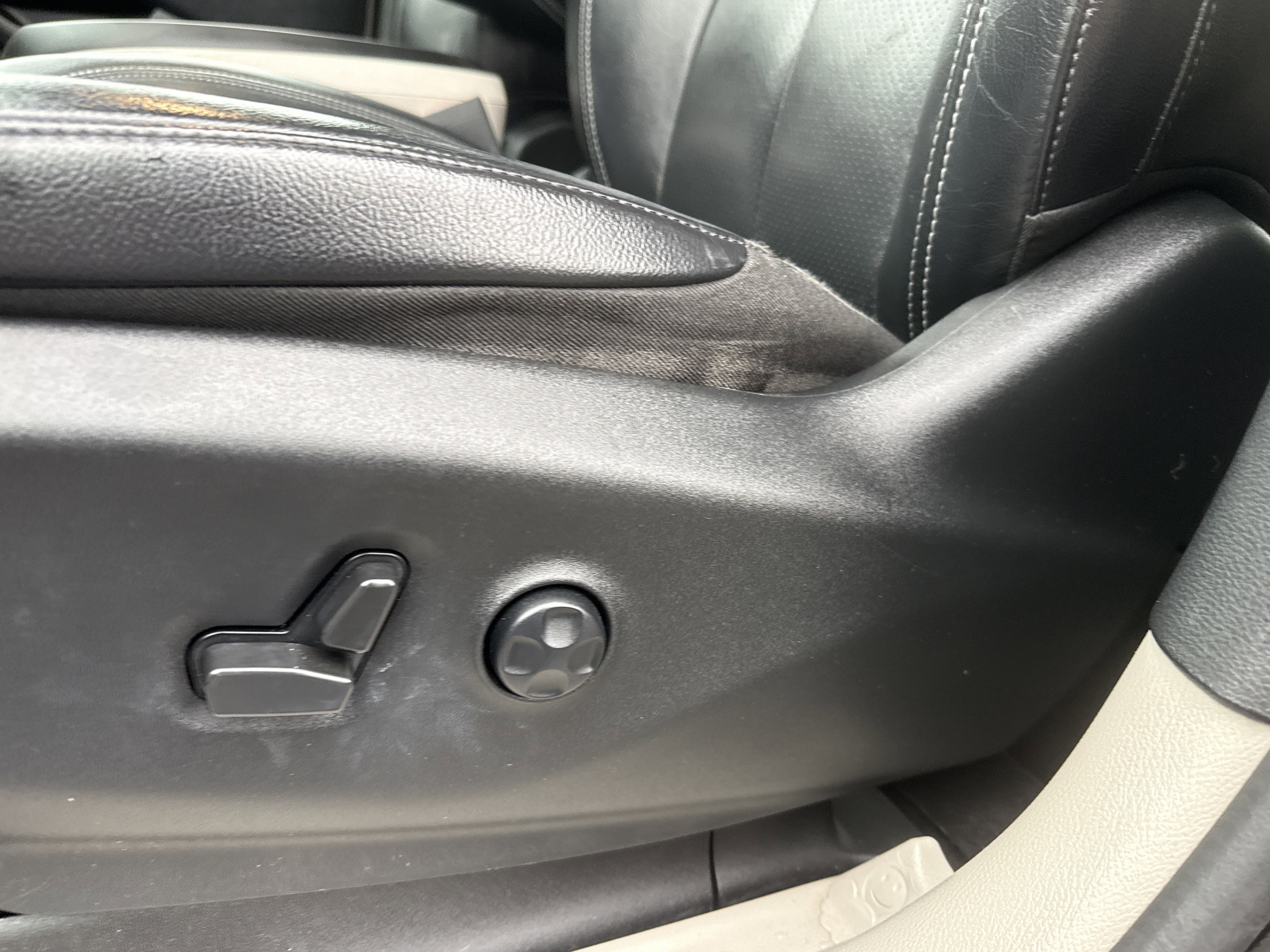 Used 2022 Chrysler Pacifica Touring-L image 20