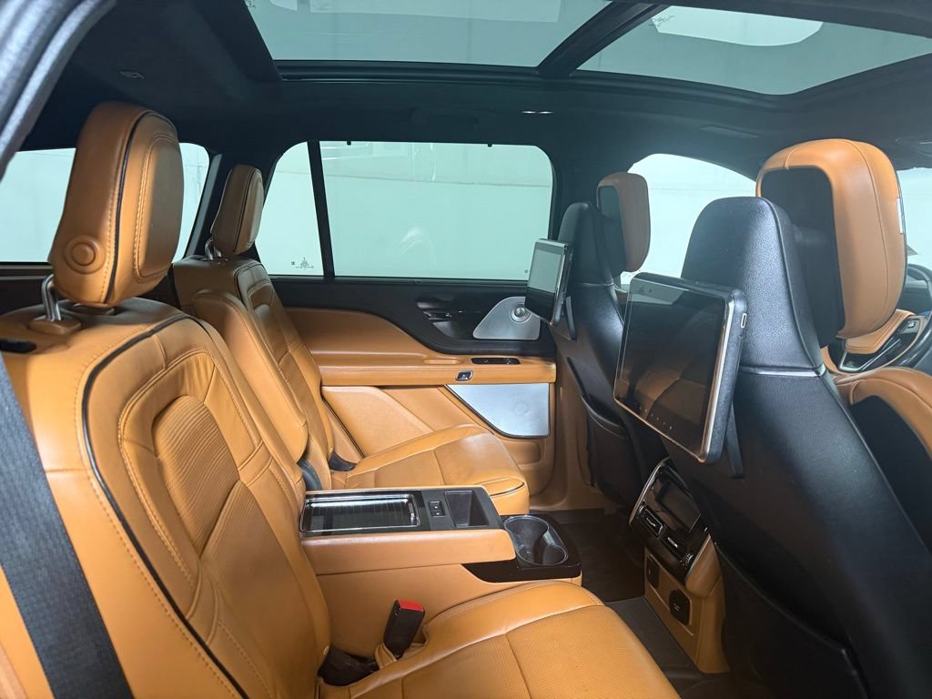 Certified 2023 Lincoln Aviator Black Label w/ Dynamic Handling Package AWD/4WD image 15