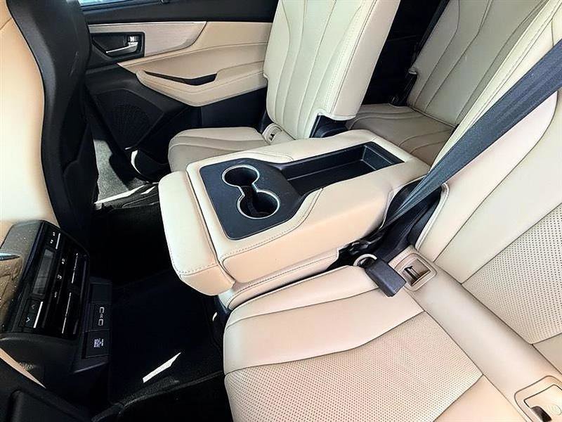 Used 2023 Acura MDX FWD w/ Technology Package image 33