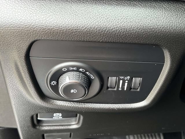 Used 2023 Jeep Grand Cherokee L Limited w/ Luxury Tech Group II AWD/4WD image 22