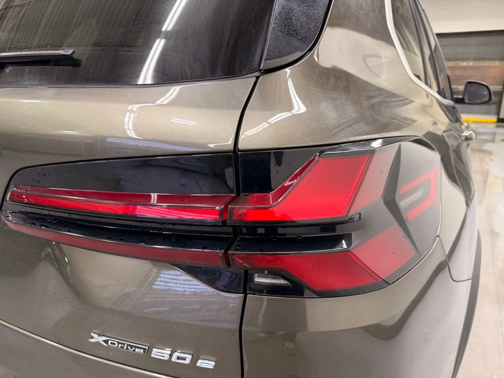 Used 2024 BMW X5 xDrive50e w/ Parking Assistance Package image 5