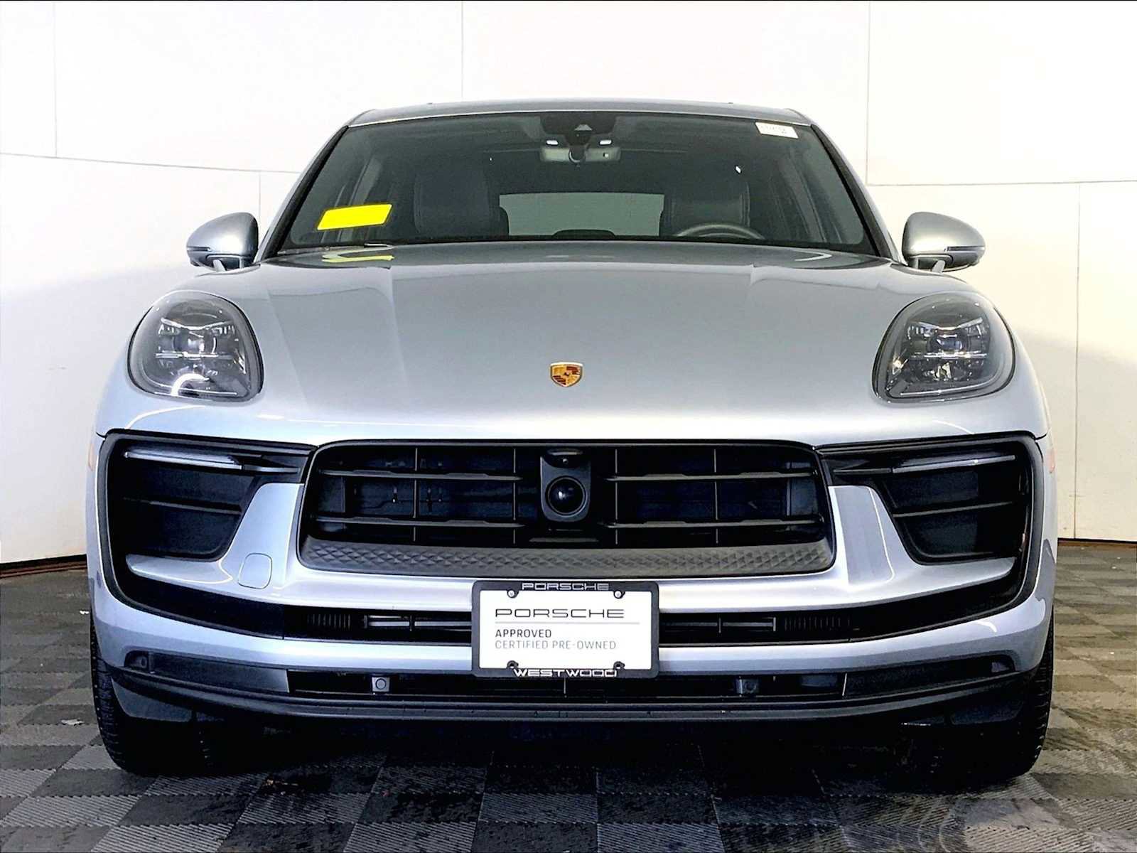 Certified 2025 Porsche Macan AWD/4WD image 10