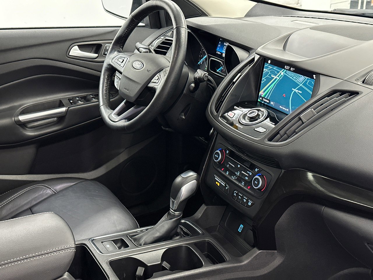 Used 2019 Ford Escape Titanium image 10