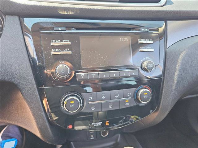 Used 2016 Nissan Rogue S FWD image 18