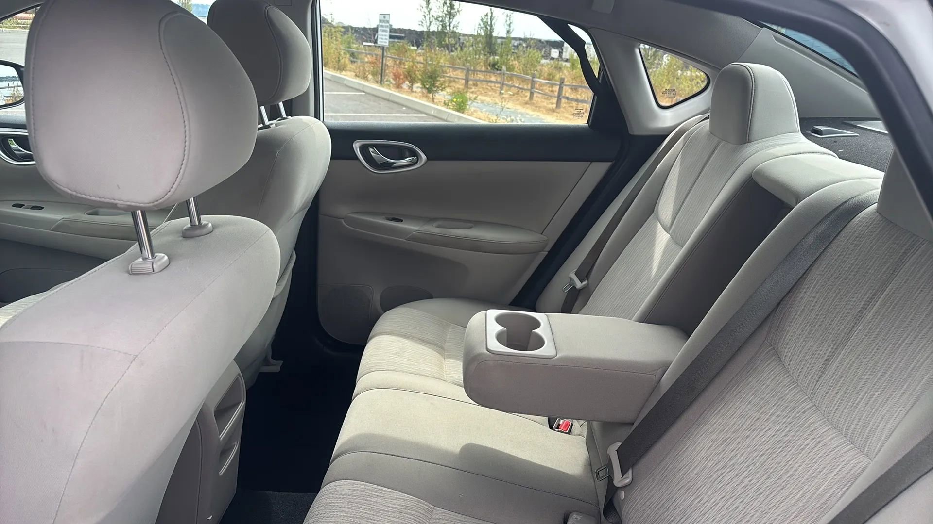 Used 2015 Nissan Sentra SV image 18